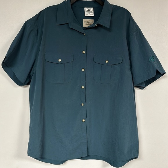 New Balance Nylon Button Down Shirt, Wicking Mesh panel, vented back, XL, EUC - Picture 1 of 10